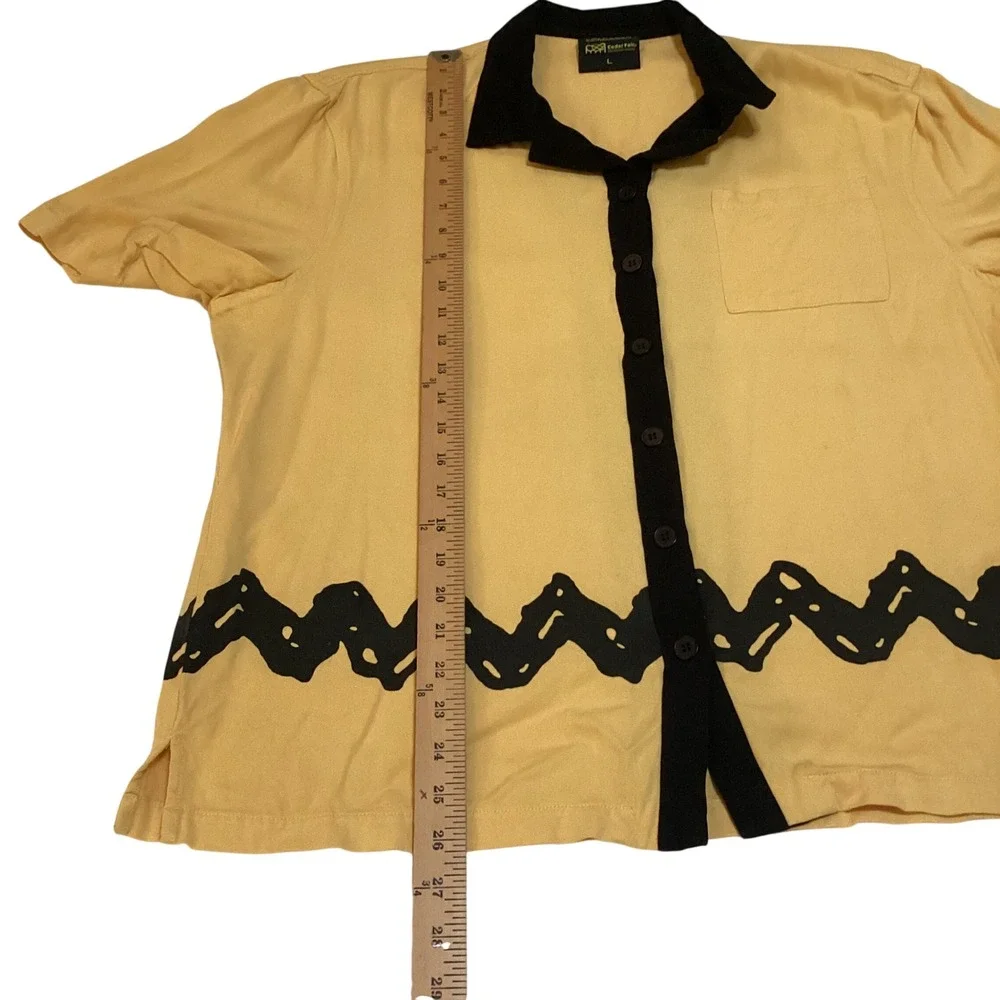 Peanuts Charlie Brown Zigzag Button Down Shirt Yellow Black Mens Lrg Cedar Fair